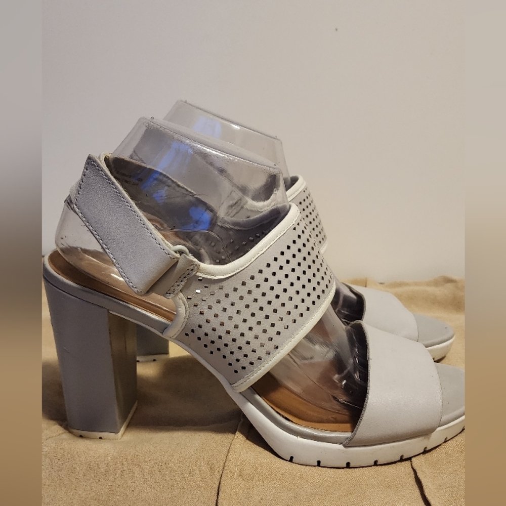 Clarks Gray Artisan Sandals - Size 9.5